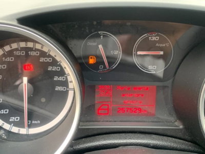 Alfa Romeo Giulietta 1.6 JTDm-2 Exclusive (13)