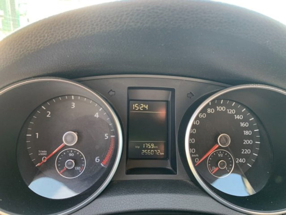 Volkswagen Golf 1.6 TDI DPF 5p. BlueMotion (11)