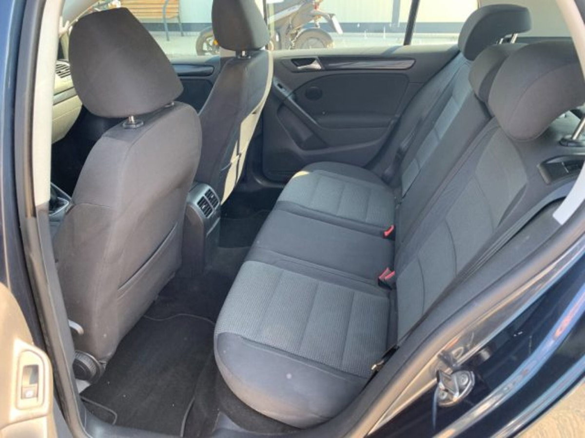 Volkswagen Golf 1.6 TDI DPF 5p. BlueMotion (13)