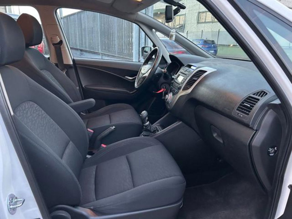 Hyundai ix20 1.4 90 CV Classic (10)