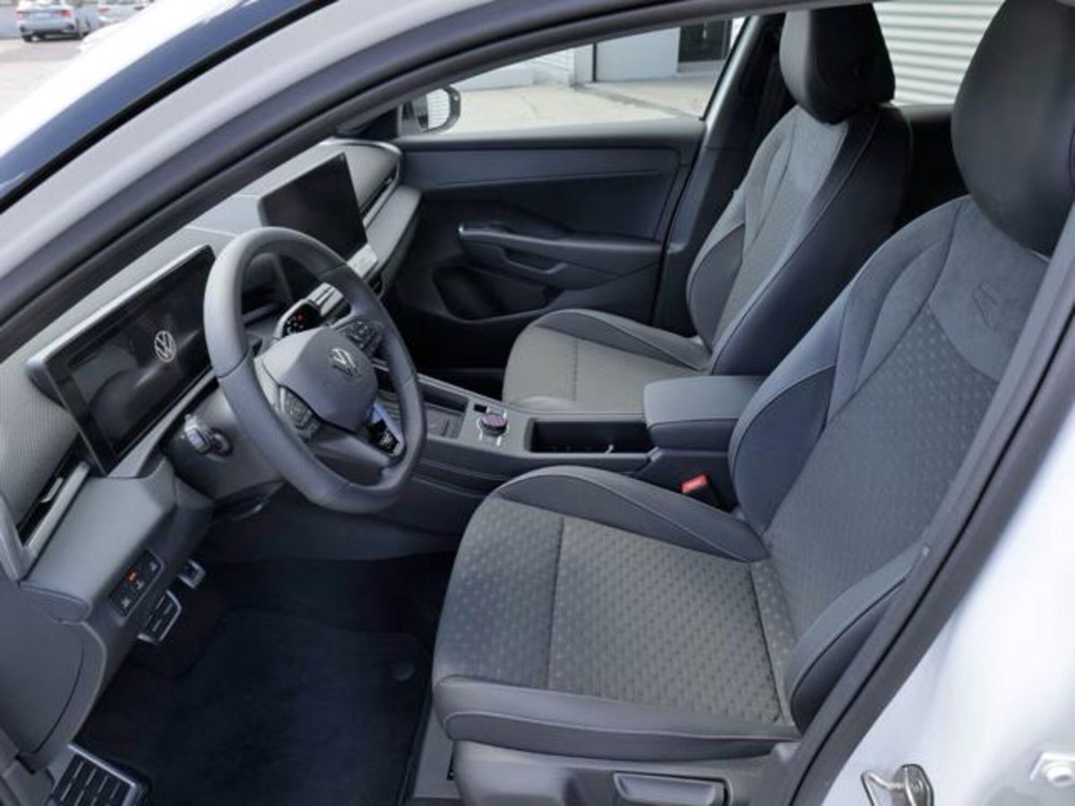 Volkswagen T-Roc 1.5 etsi R-Line 150cv dsg (5)