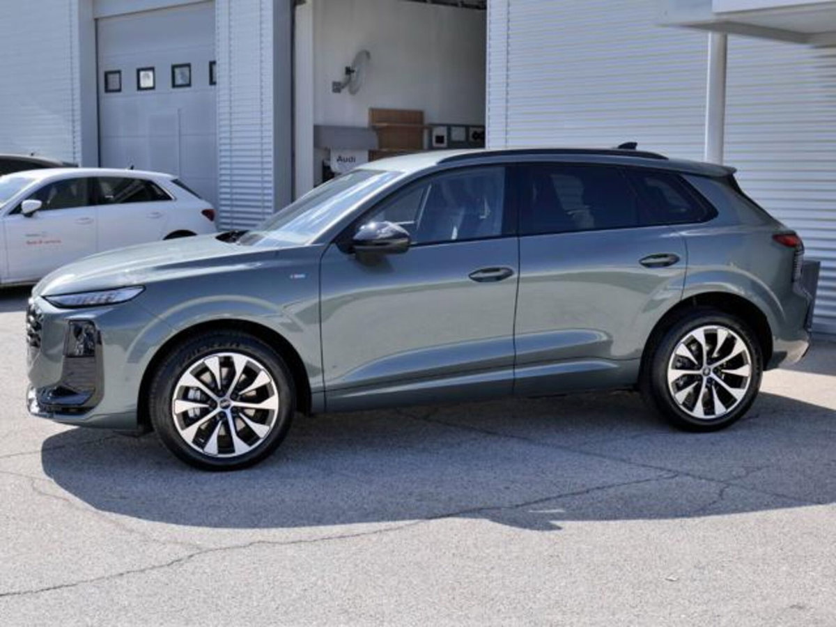 Audi Q3 Sportback 2.0 tdi S line edition 150cv s-tronic (2)