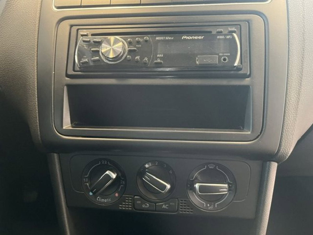Volkswagen Polo 1.4 3 porte Comfortline (12)