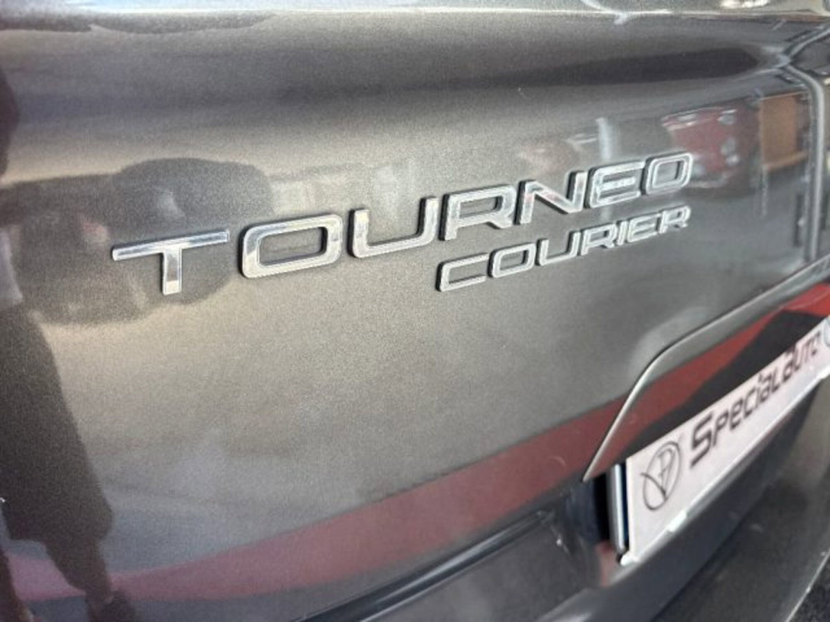 Ford Tourneo Courier 1.5 TDCI 75 CV Plus (16)