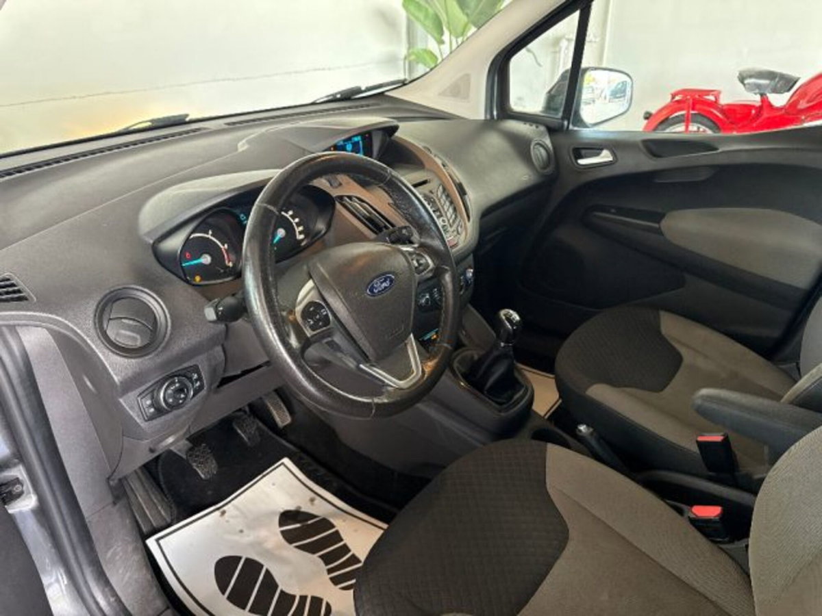 Ford Tourneo Courier 1.5 TDCI 75 CV Plus (20)