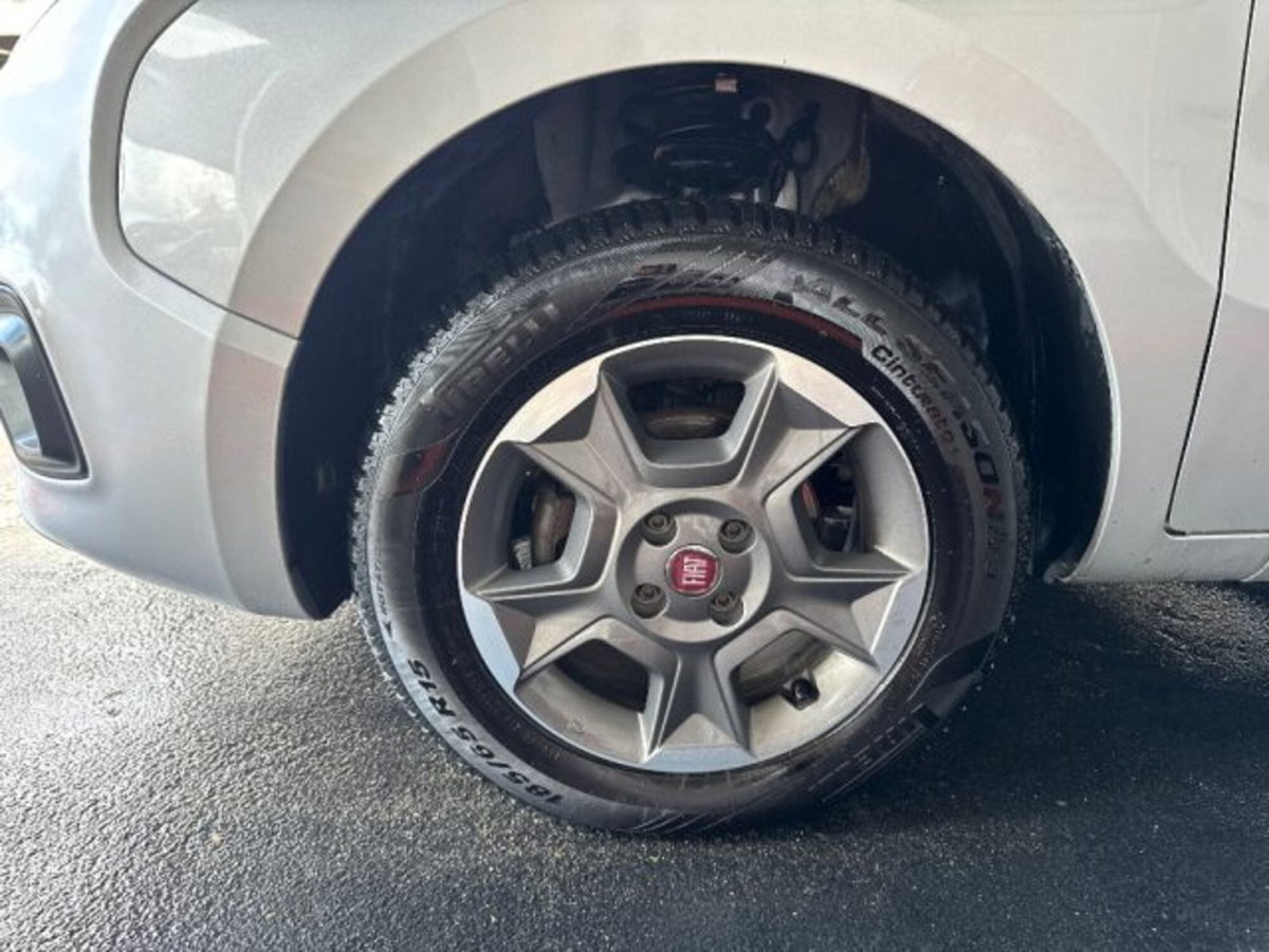 Fiat Qubo 1.3 MJT 80 CV Trekking (15)