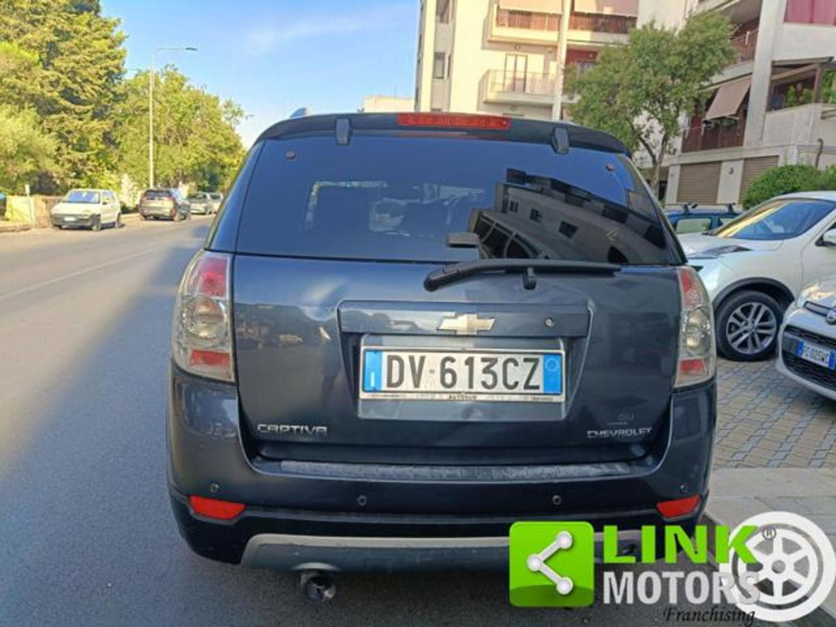 Chevrolet Captiva 2.0 VCDi LTX (12)