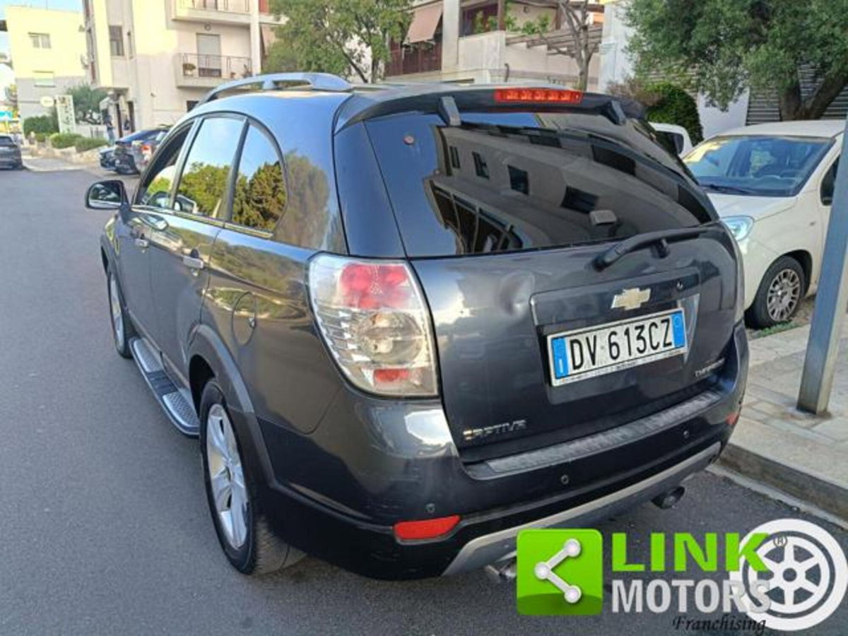 Chevrolet Captiva 2.0 VCDi LTX (14)