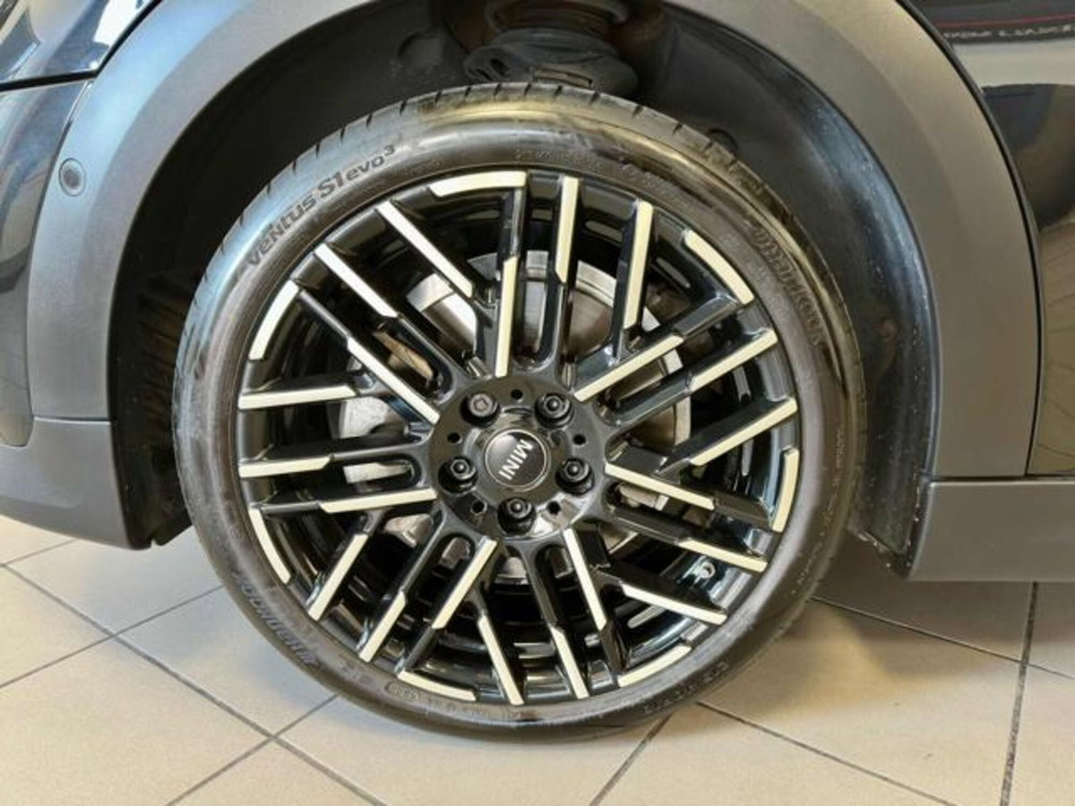 MINI Mini 3p 1.5 C Favoured auto (6)