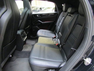 Porsche Cayenne Coupé 3.0 V6 E-Hybrid (11)