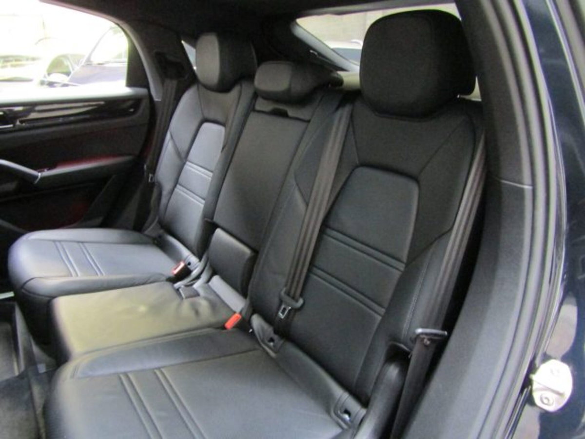 Porsche Cayenne Coupé 3.0 V6 E-Hybrid (12)