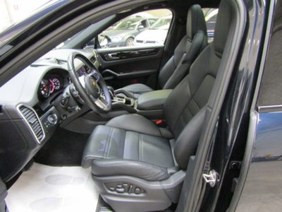 Porsche Cayenne Coupé 3.0 V6 E-Hybrid (7)