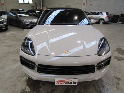 Porsche Cayenne Coupé 3.0 V6 E-Hybrid (2)