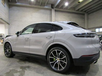 Porsche Cayenne Coupé 3.0 V6 E-Hybrid (6)