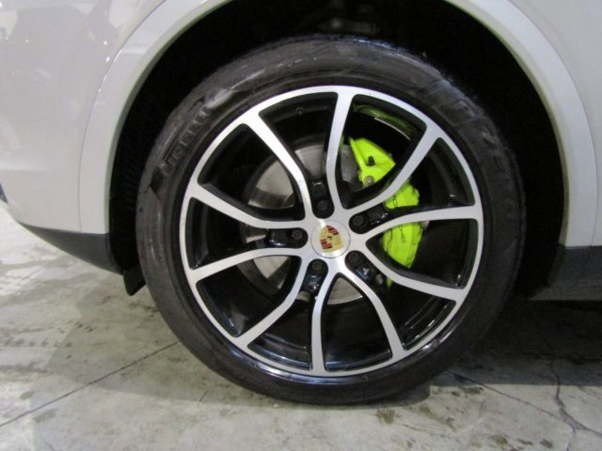 Porsche Cayenne Coupé 3.0 V6 E-Hybrid (7)