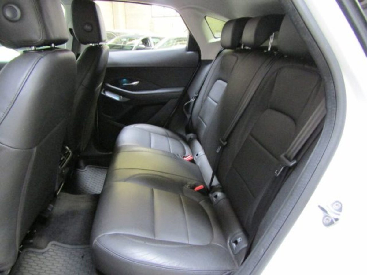 Jaguar E-Pace 2.0D 150 CV AWD aut. R-Dynamic (11)