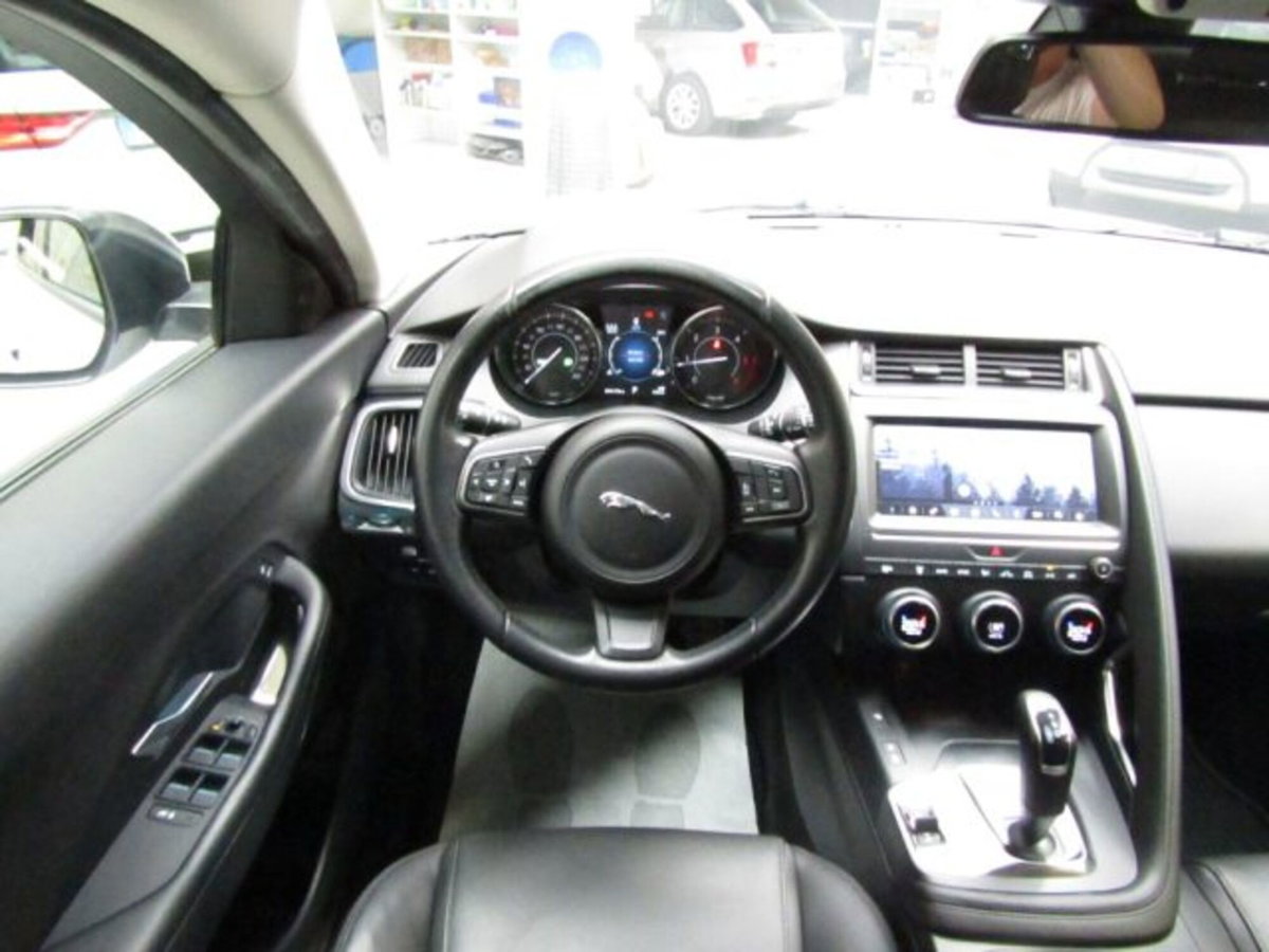Jaguar E-Pace 2.0D 150 CV AWD aut. R-Dynamic (19)