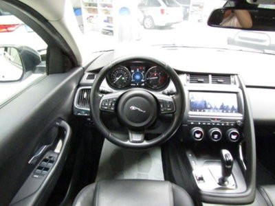 Jaguar E-Pace 2.0D 150 CV AWD aut. R-Dynamic (19)