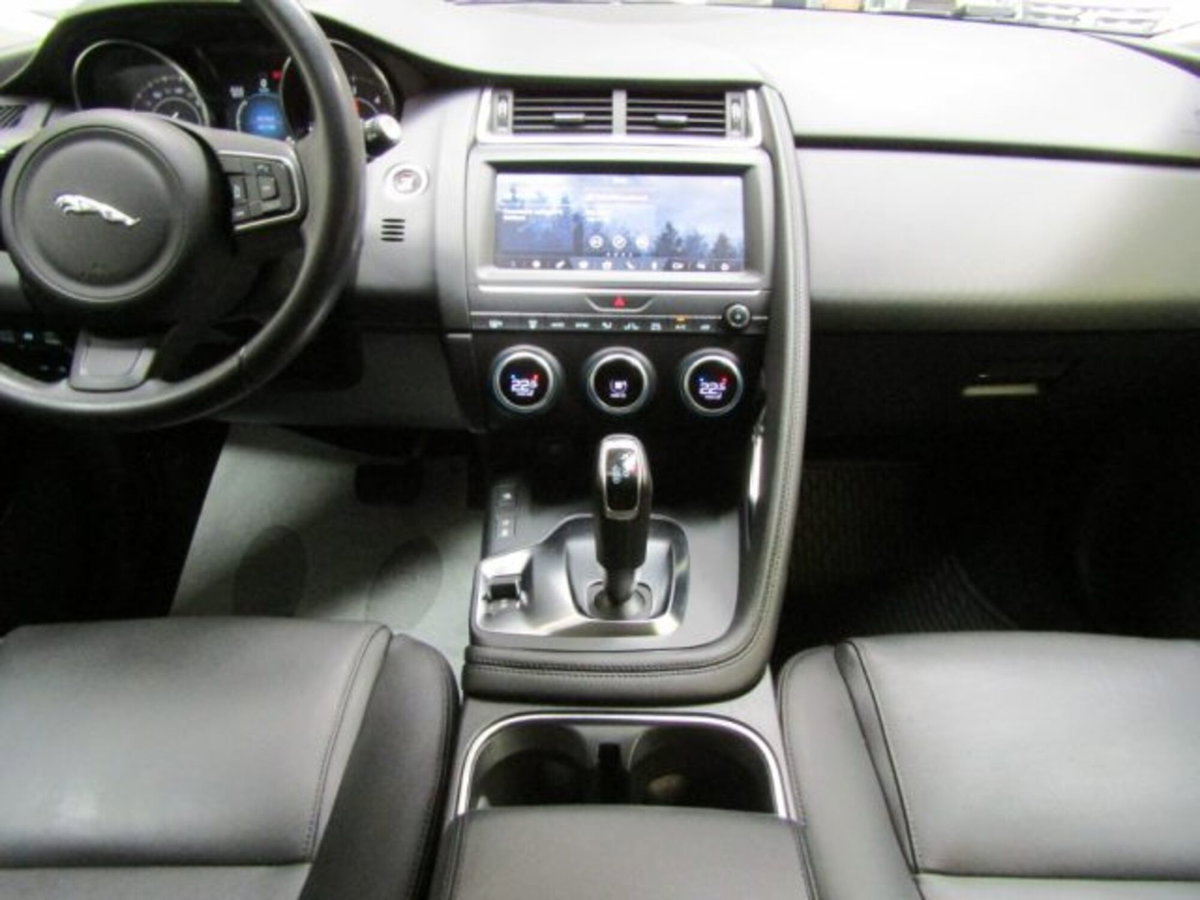 Jaguar E-Pace 2.0D 150 CV AWD aut. R-Dynamic (20)