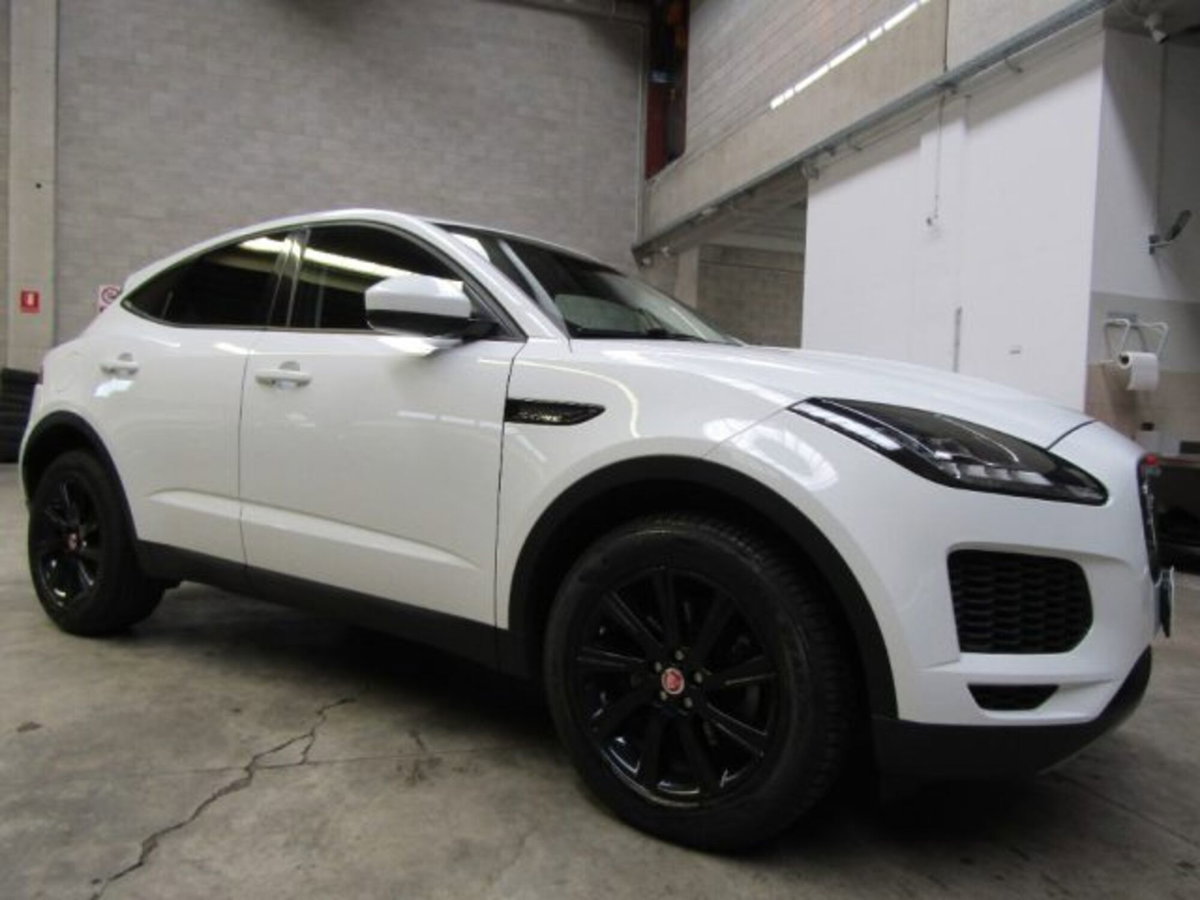Jaguar E-Pace 2.0D 150 CV AWD aut. R-Dynamic (3)