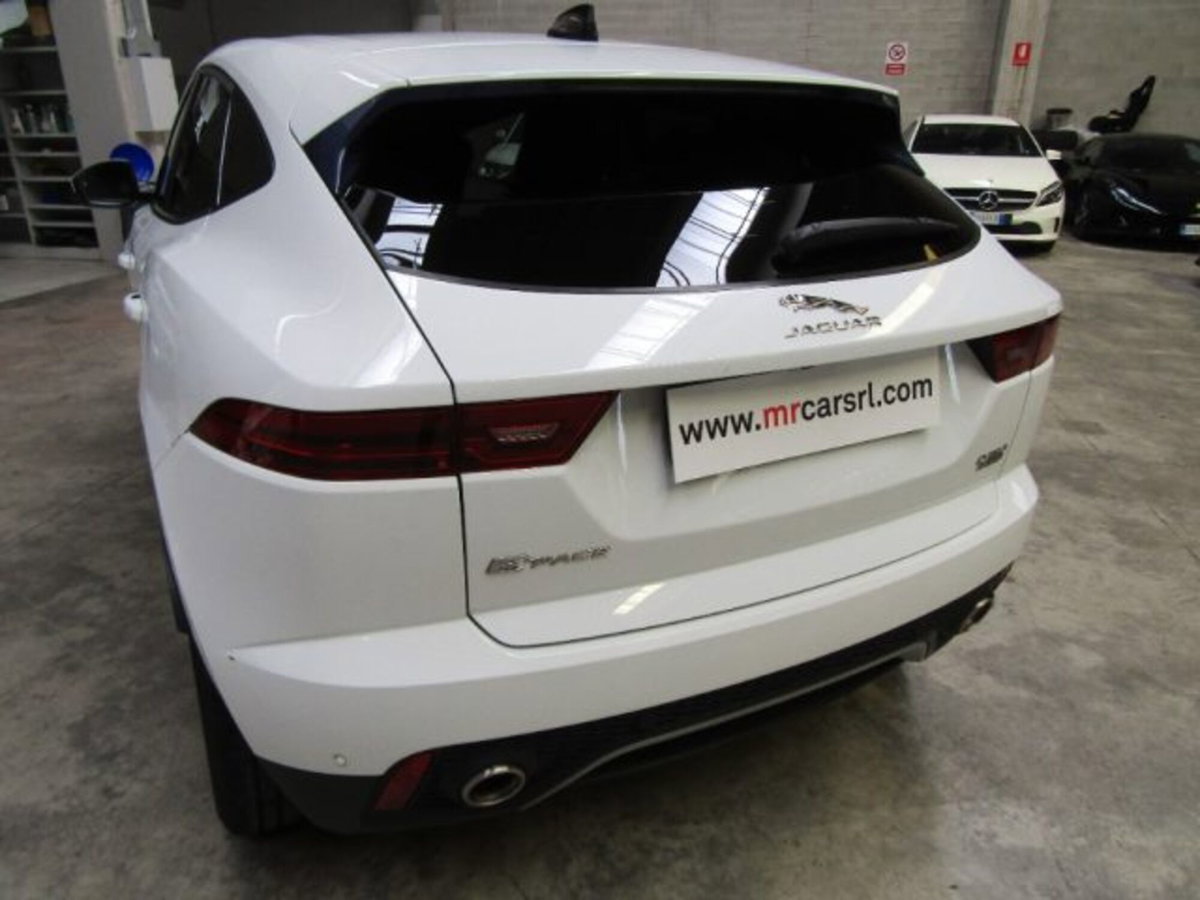 Jaguar E-Pace 2.0D 150 CV AWD aut. R-Dynamic (7)