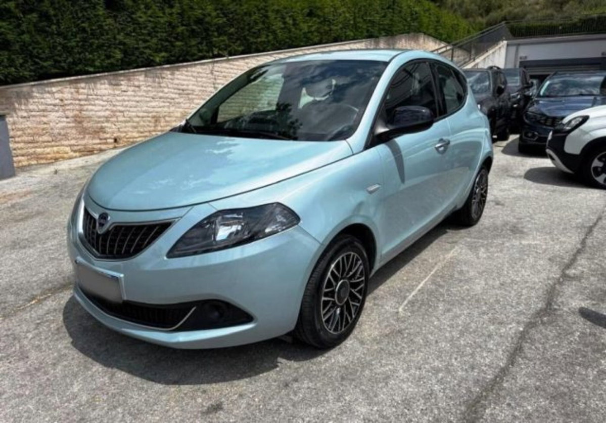 Lancia Ypsilon 1.2 69 CV 5 porte GPL Ecochic Alberta Ferretti