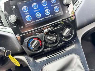 Lancia Ypsilon 1.2 69 CV 5 porte GPL Ecochic Alberta Ferretti (15)