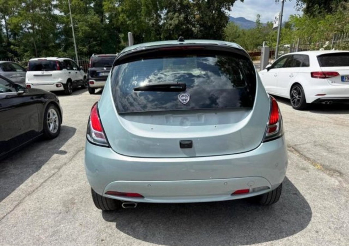 Lancia Ypsilon 1.2 69 CV 5 porte GPL Ecochic Alberta Ferretti (6)