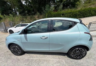 Lancia Ypsilon 1.2 69 CV 5 porte GPL Ecochic Alberta Ferretti (8)