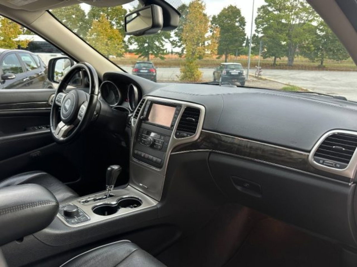 Jeep Grand Cherokee 3.0 CRD 241 CV Overland (13)