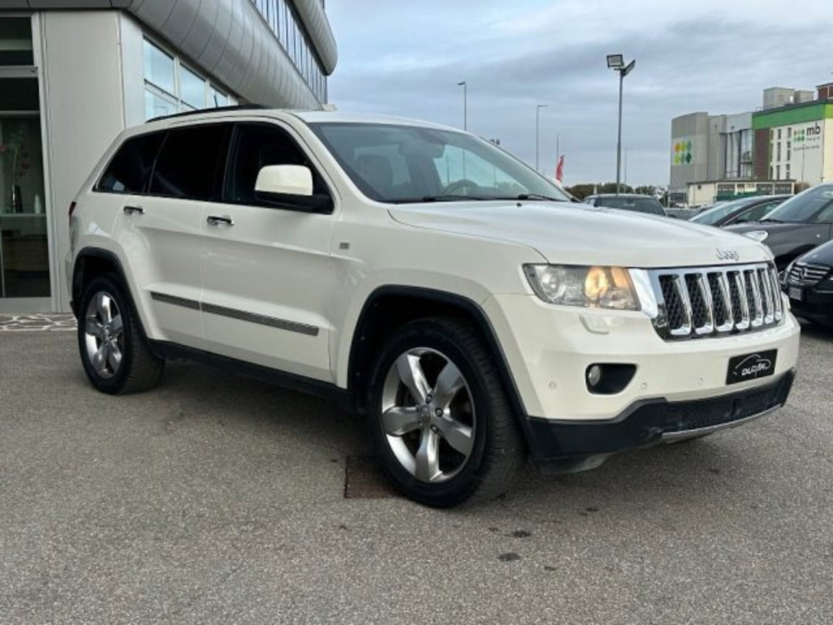 Jeep Grand Cherokee 3.0 CRD 241 CV Overland (2)