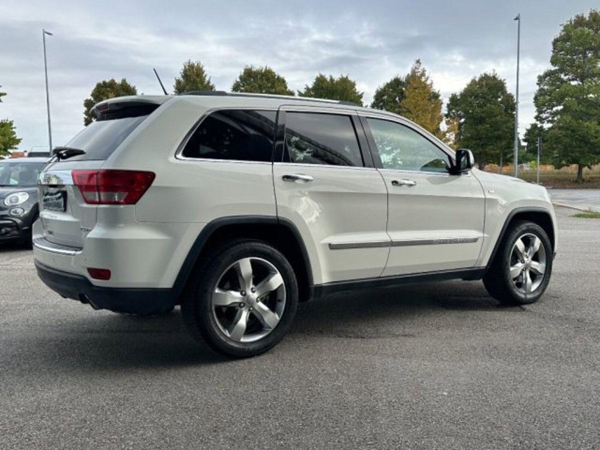 Jeep Grand Cherokee 3.0 CRD 241 CV Overland (5)