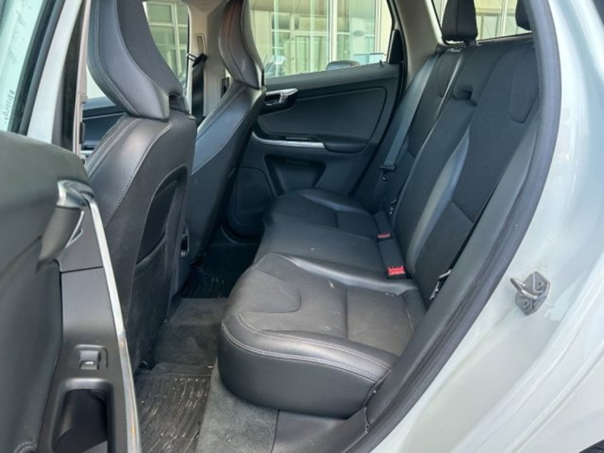 Volvo XC60 D4 AWD Geartronic Kinetic (13)