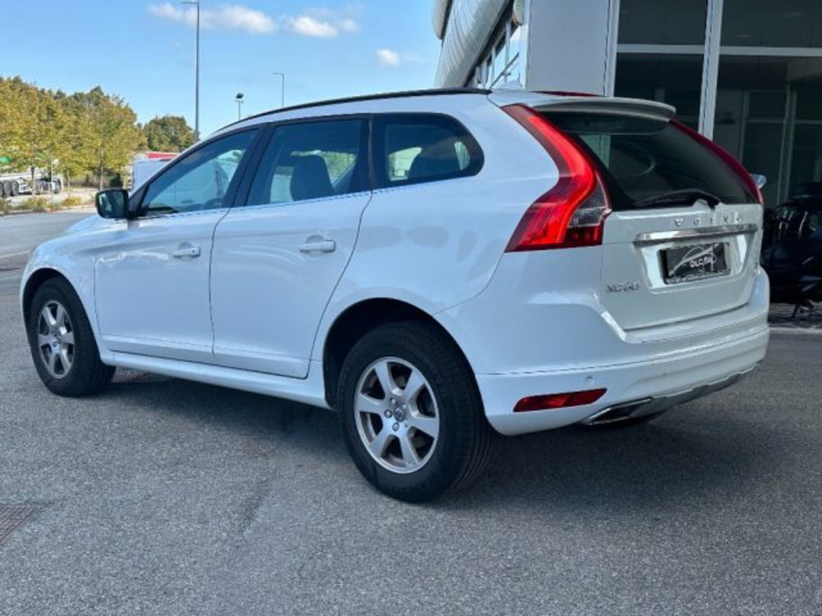 Volvo XC60 D4 AWD Geartronic Kinetic (6)