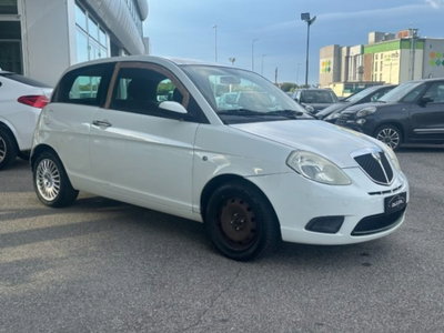 Lancia Ypsilon 1.2 Argento (2)