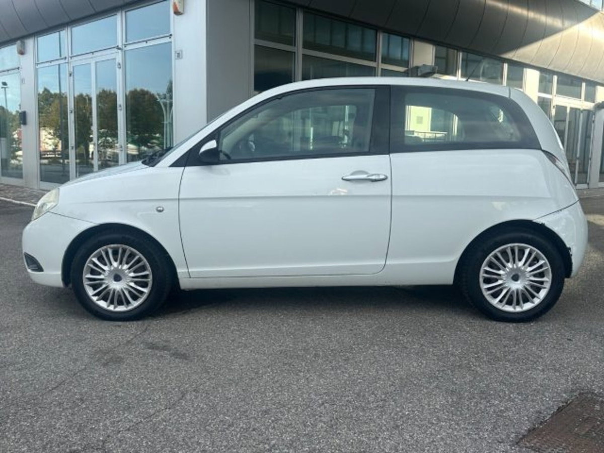 Lancia Ypsilon 1.2 Argento (8)