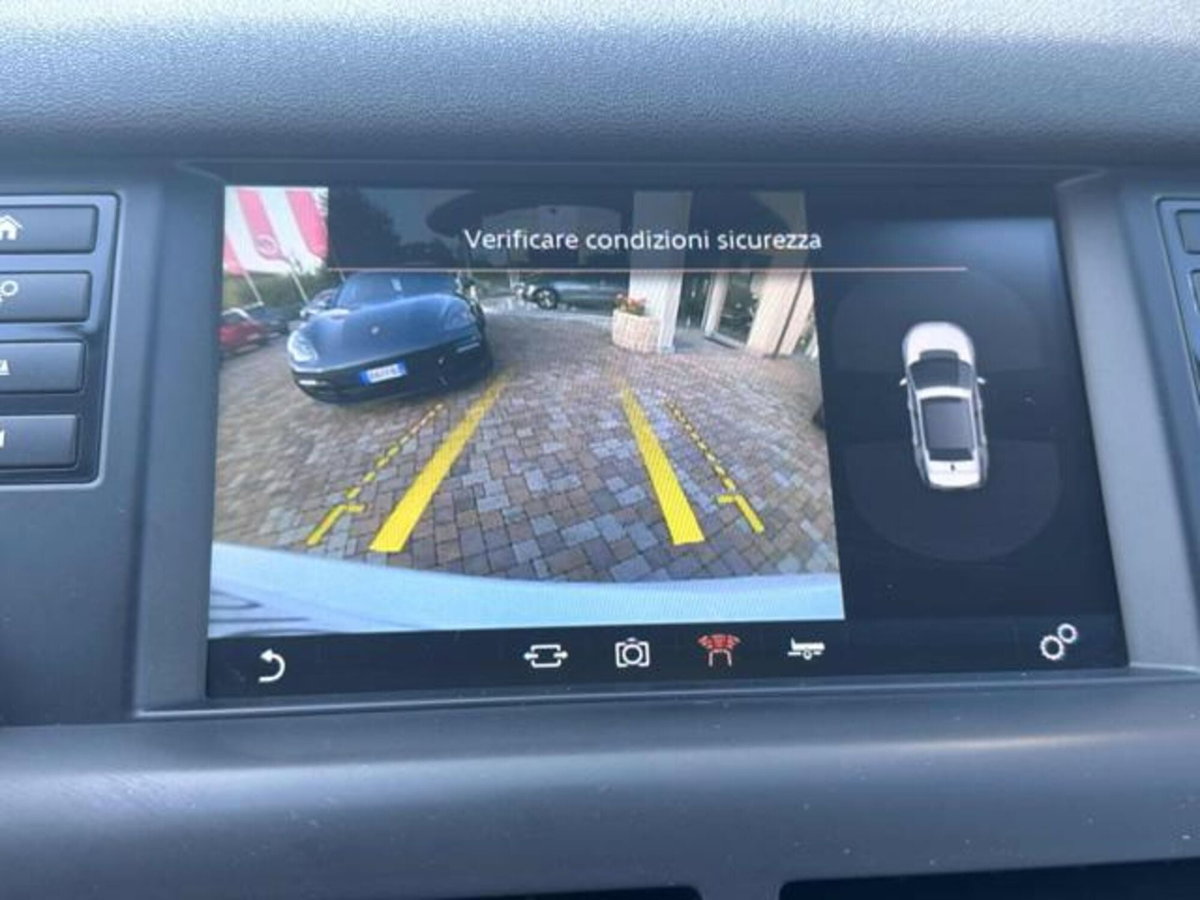 Land Rover Discovery Sport 2.2 SD4 HSE (6)