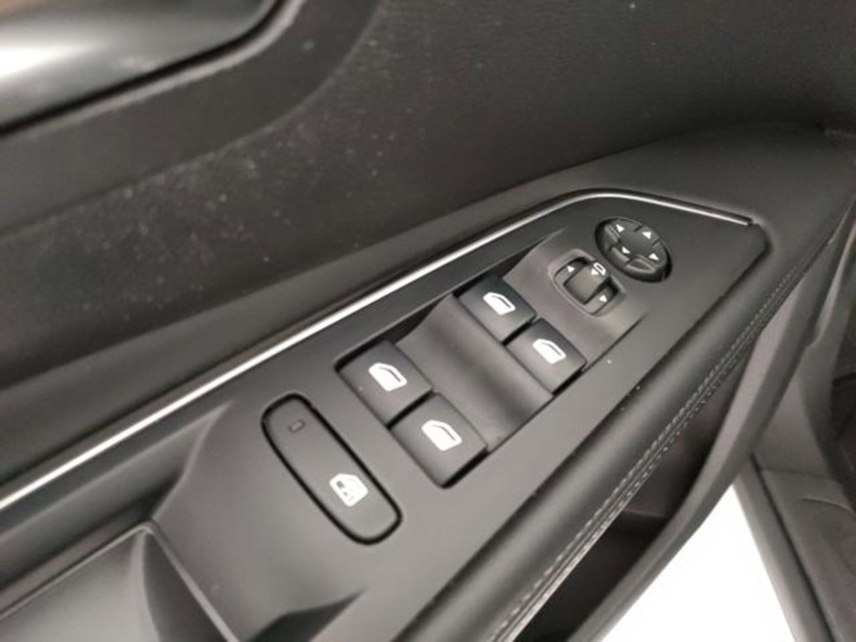 Peugeot 5008 BlueHDi 130 S&S EAT8 Allure (18)