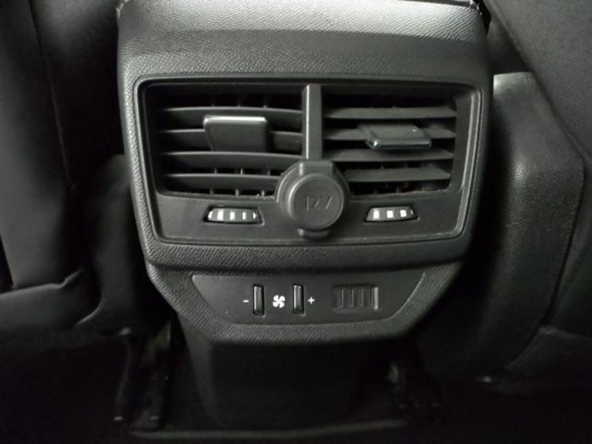 Peugeot 5008 BlueHDi 150 S&S Allure (16)