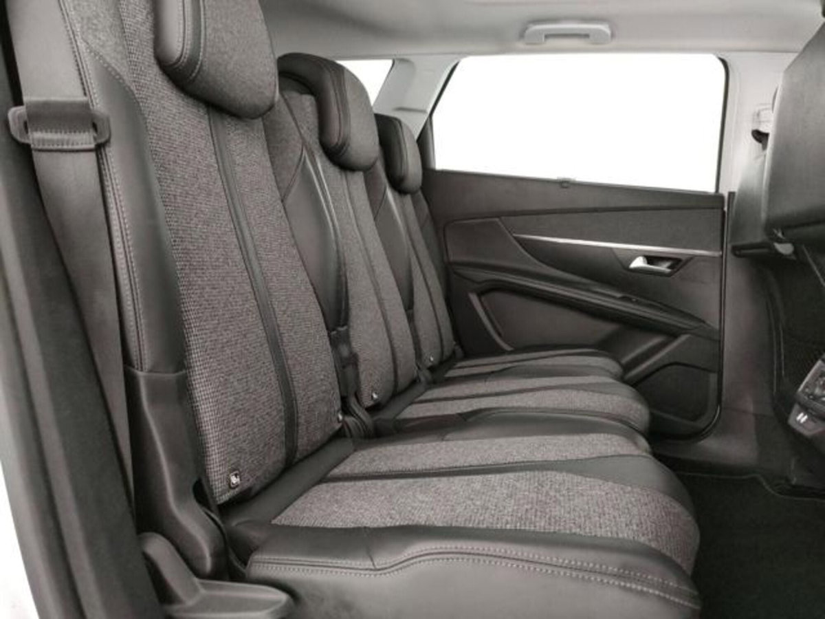 Peugeot 5008 BlueHDi 150 S&S Allure (17)