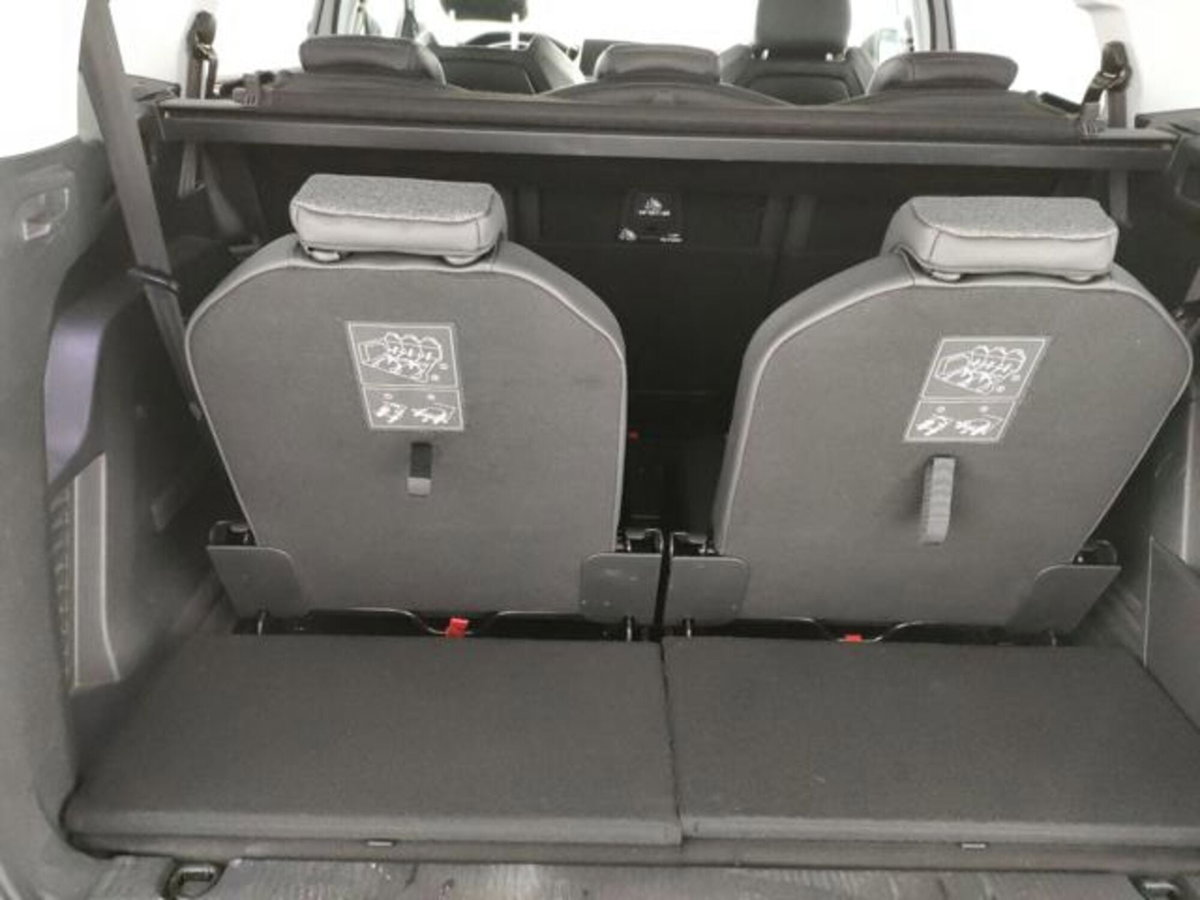 Peugeot 5008 BlueHDi 150 S&S Allure (19)