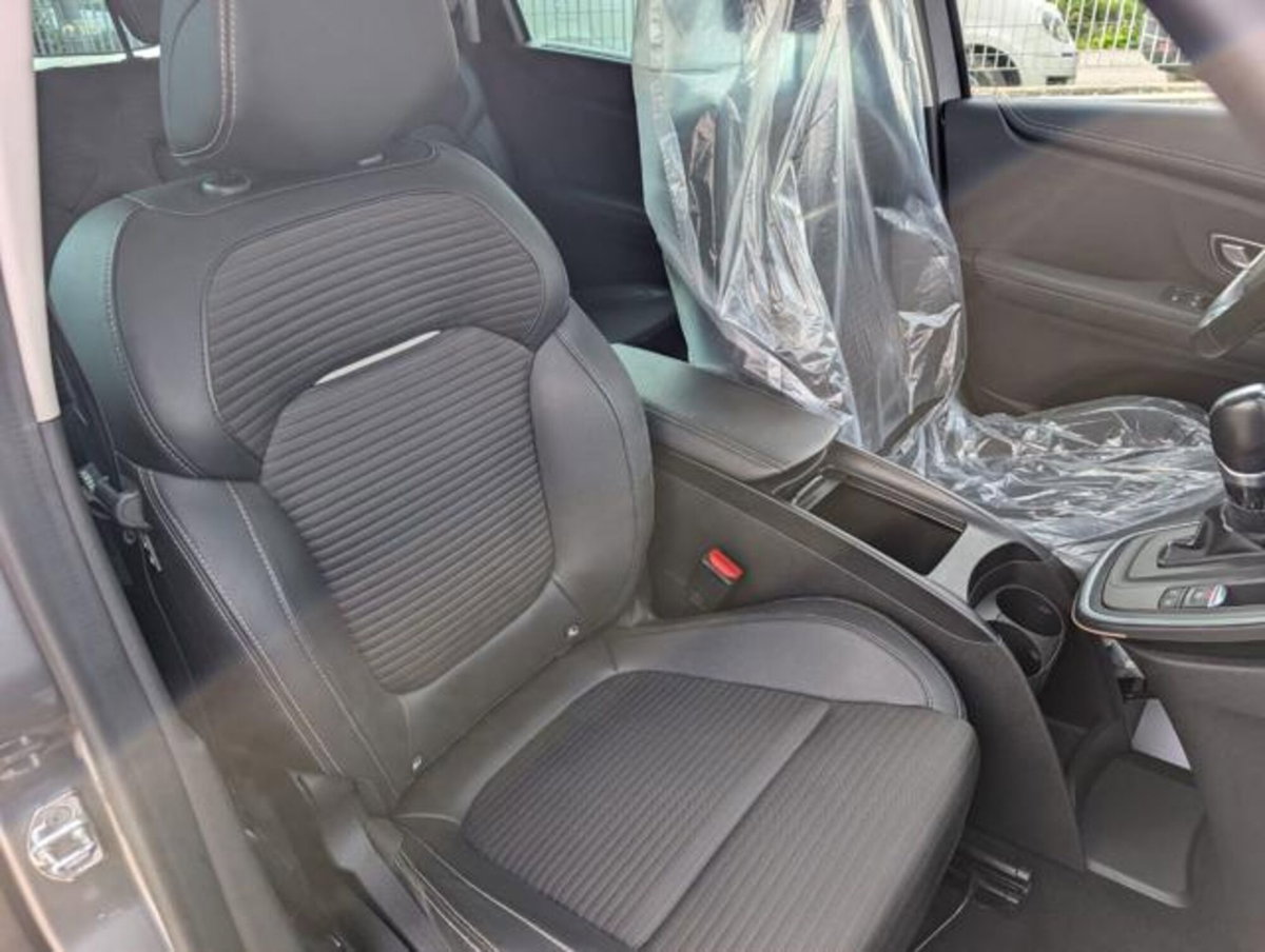 Renault Grand Scénic 1.5 dci energy Intens 110cv edc my18 (8)