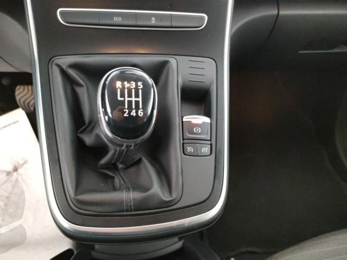 Renault Scenic E-Tech Electric 2.0 16V dCi Dynamique (16)