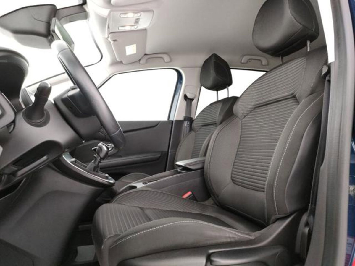Renault Scenic E-Tech Electric 2.0 16V dCi Dynamique (5)