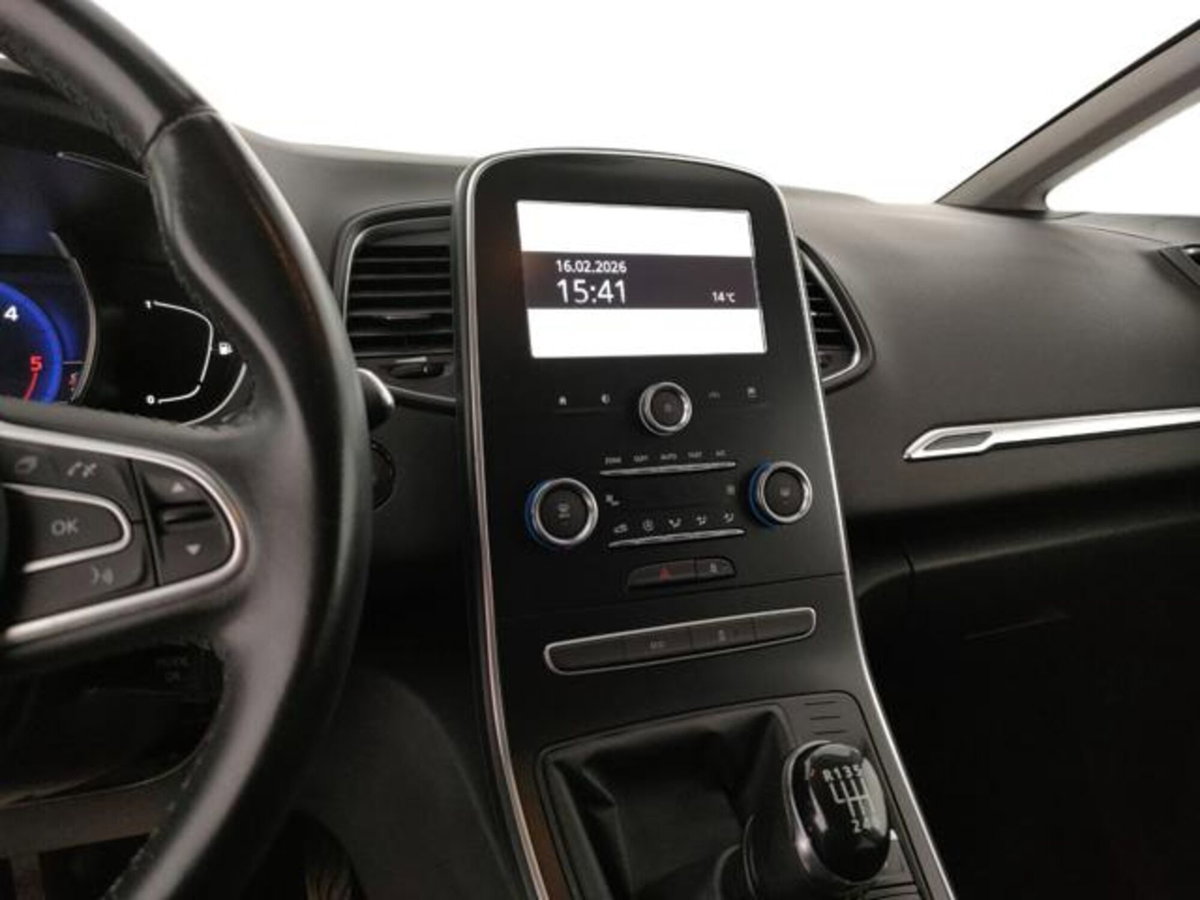 Renault Scenic E-Tech Electric 2.0 16V dCi Dynamique (9)