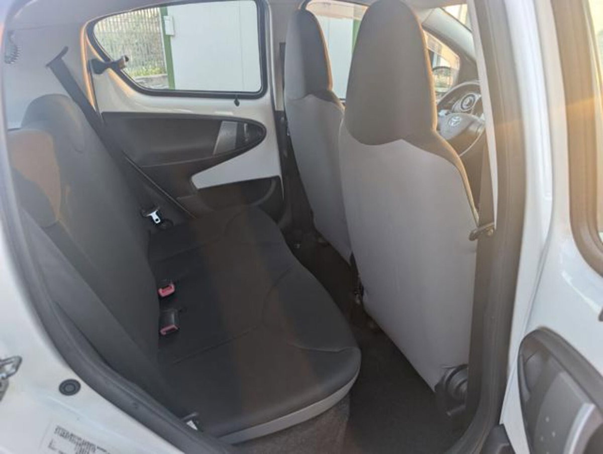 Toyota Aygo 1.0 12V VVT-i 5 porte Active Connect (11)