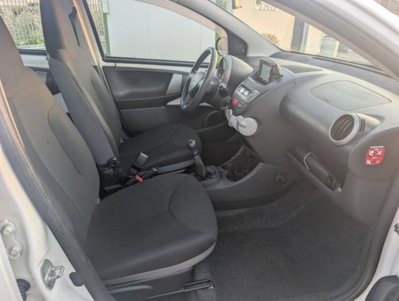Toyota Aygo 1.0 12V VVT-i 5 porte Active Connect (7)