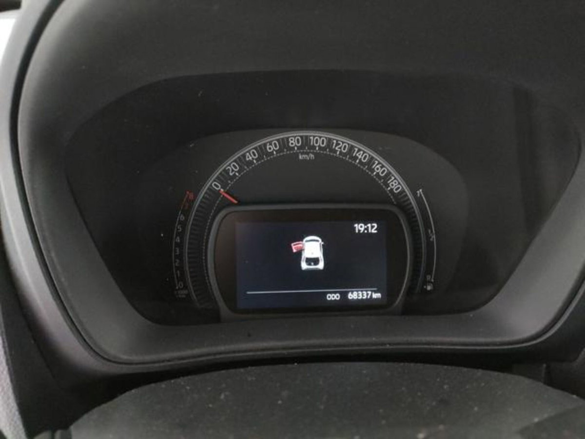 Toyota Aygo X 1.0 VVT-i 72 CV 5 porte Limited Air (18)