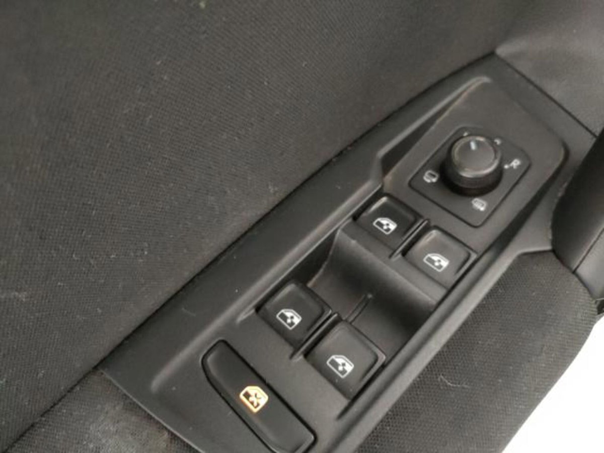 Volkswagen Tiguan Allspace 2.0 TDI SCR DSG 4MOTION R-Line (18)