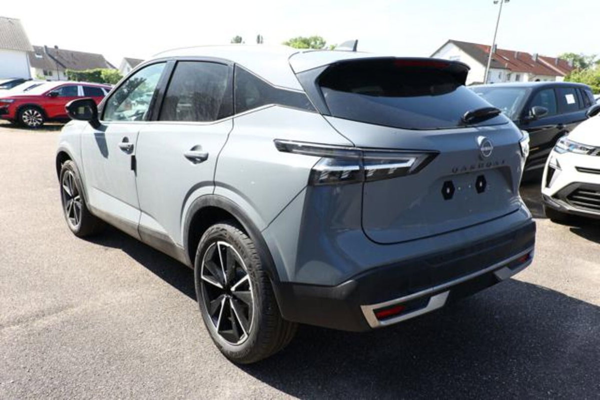 Nissan Qashqai 1.3 mhev Tekna 4wd 158cv xtronic (3)